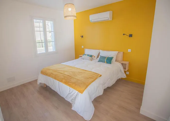 بيت للعطل La Corvette Maison Avec Piscine/parking/wifi/plages 5kms لو ماثيز