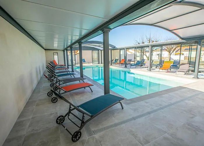 بيت للعطل La Corvette Maison Avec Piscine/parking/wifi/plages 5kms *