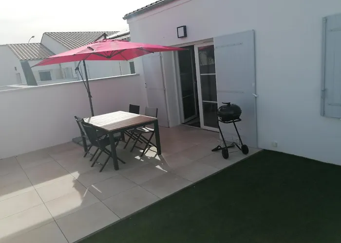 بيت للعطل La Corvette Maison Avec Piscine/parking/wifi/plages 5kms لو ماثيز