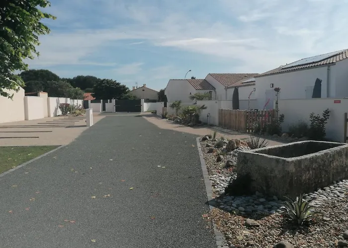 بيت للعطل La Corvette Maison Avec Piscine/parking/wifi/plages 5kms لو ماثيز